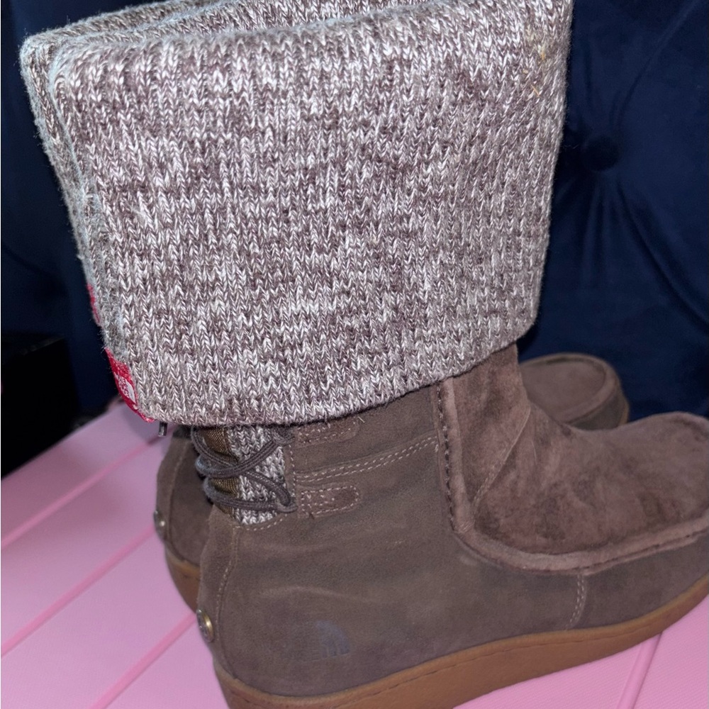 ✨OFFERS WELCOME✨THE NORTH FACE Cozy Brown Suede Fold Over Boots - Size 8.5 - Picture 3 of 5
